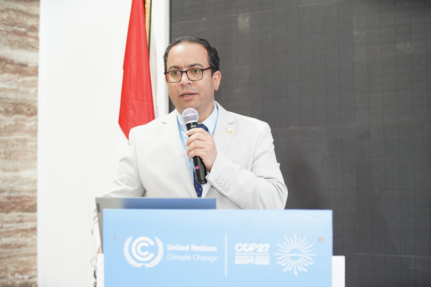 مساعد وزيرة التخطيط يستعرض مبادرات ترسيخ ثقافة التميز والجودة في الجهاز الإداري المصري بالقمة العالمية للحكومات 1 4 481707937023