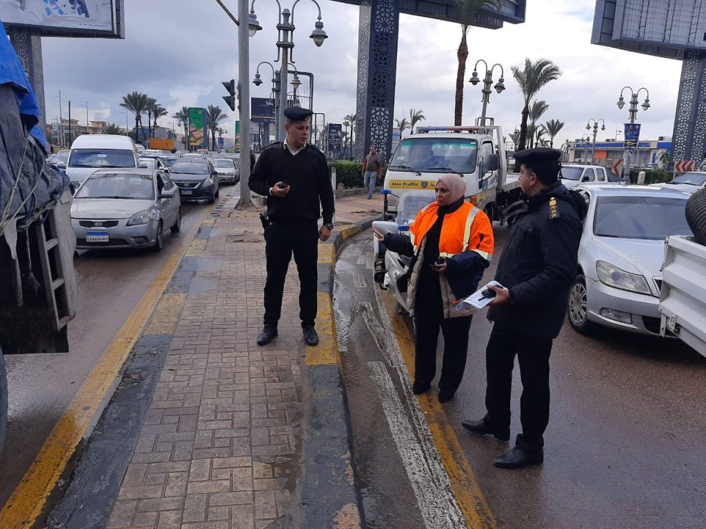 محافظ الإسكندرية يوجه بالتعامل الفوري مع أية أحداث طارئة ناتجة عن تساقط الأمطار 1 5031707126964