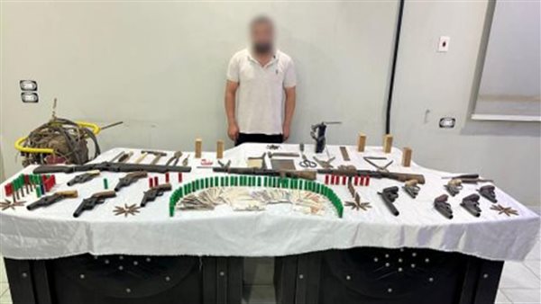ضبط شخص بأسيوط لقيامه بإدارة ورشة لتصنيع وبيع الأسلحة النارية غير المرخصة 1 6061709051465