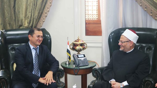 مفتي الجمهورية يبحث سبل تعزيز التعاون الإفتائي ومكافحة التطرف الديني مع رئيس سنغافورة 1 6171706863504