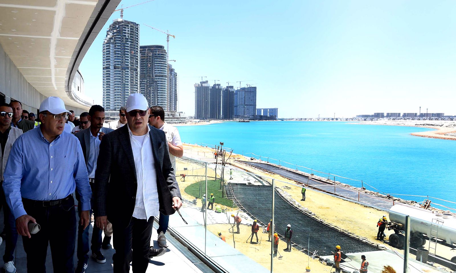 مدبولي: مشروع تطوير وتوسعة طريق الكورنيش بالإسكندرية له أهمية ضمن مخططات التنمية بالمدينة 1 6581708360803