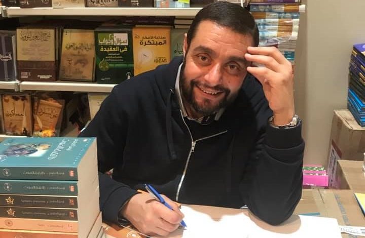 "نزع الأقنعة.. عن محمد عفيفي مطر" أحدث مؤلفات الكاتب والروائي شريف قنديل 1 741bd1de 1307 49bd 9860 afb82d55ee831706797143