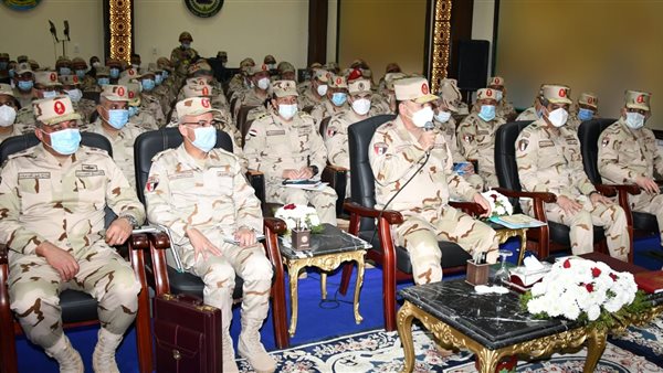 رئيس الأركان يشهد إحدى مراحل مشروع مراكز القيادة الذي ينفذه أحد تشكيلات المنطقة المركزية العسكرية 1 781708964886