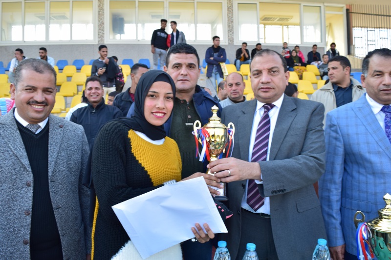 رئيس جامعة بني سويف يكرم لاعبتي المنتخب الفائزتين في البطولة العربية للبراعم في رياضة المبارزة 1 831707650103