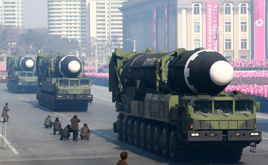 كوريا الشمالية تعلن تطوير نظام جديد للتحكم في القذائف الباليستية وقاذفات الصواريخ المتعددة 1 944261707717723