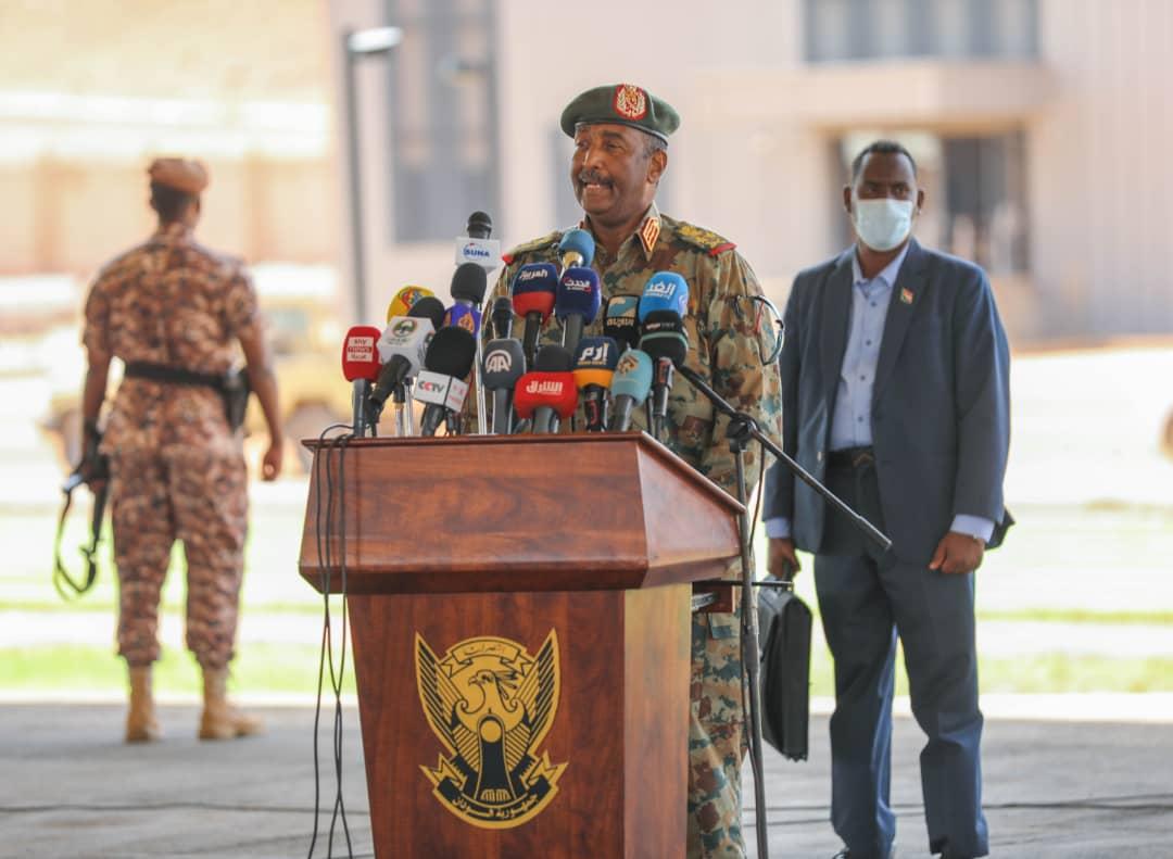 البرهان : لا يمكن الحديث عن أي عملية سياسية في السودان إلا بعد انتهاء التمرد الذي يواجه الدولة 1 967 11706758443