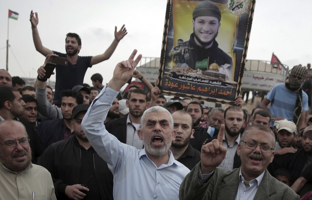 الكرملين: نواصل اتصالاتنا مع الإسرائيليين والفلسطينيين لإطلاق سراح المواطنين الروس المحتجزين 1 AP 18110594208044 11707935823