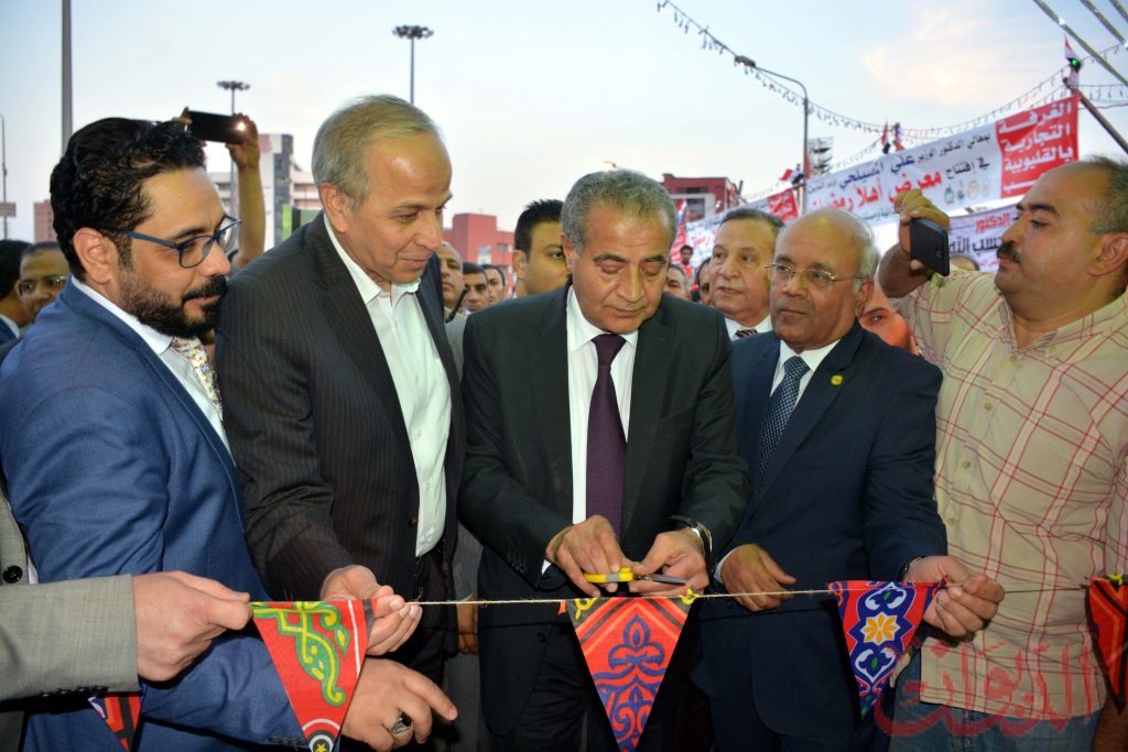 وزير التموين ومحافظ القليوبية يفتتحان معارض «أهلا رمضان» بشبرا الخيمة 1 DSC 35611708182783