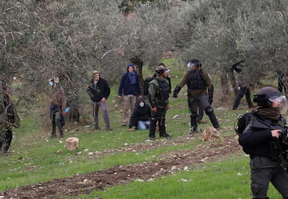 "الخارجية" الفلسطينية: جيش الاحتلال والمستعمرون يسرقون حياة الفلسطيني وممتلكاته دون وازع من أخلاق أو قوانين 1 WhatsApp Image 2021 12 21 at 21707505023