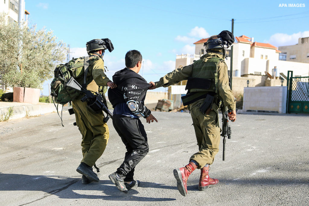 لافروف: العملية الإسرائيلية في الضفة الغربية لن تكون أقل عنفا مما كانت عليه في غزة 1 commentary israeli soldiers arrest 2