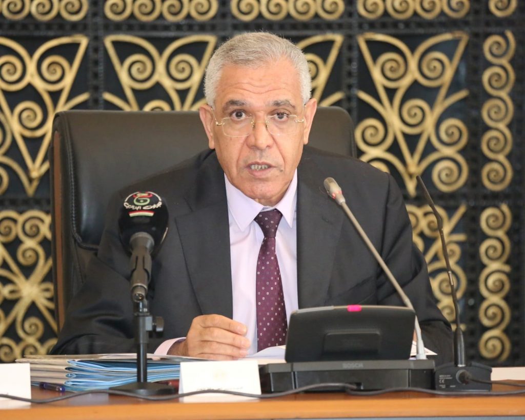 وزير العدل الجزائري يبحث مع رئيس مفوضية الاتحاد الأوروبي تعزيز التعاون في المجال القضائي 1 dalt1708473063