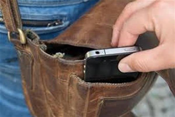 ضبط عاطل تخصص في سرقة الهواتف المحمولة من المواطنين بالقاهرة 1 elaosboa859431708856103