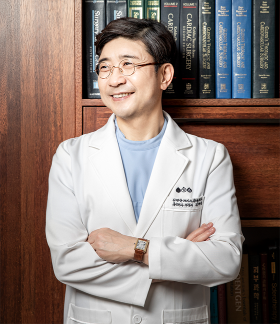جلوبال (7): عيادة Kim Byoung Joon LEDAS لعلاج الدوالي الوريدية تصبح أول مؤسسة معتمدة تحت معايير Medical Travel 5.0 من GHA 1 introImg011708007403