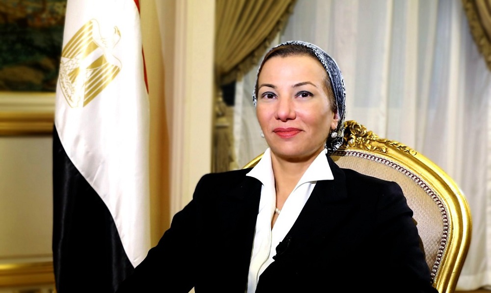 وزيرة البيئة تبحث مع ممثل المفوضية الأوروبية رؤى تطبيق آلية تعديل الحدود الكربونية في مصر 1 الدكتورة ياسمين فؤاد وزيرة البيئة المصرية1707816843