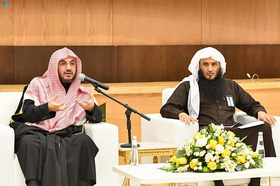 الأمين العام لهيئة كبار العلماء: ما يدور على الأراضي الفلسطينية يثبت ازدواجية المعايير التي يتعامل بها العالم مع القضايا الدولية 1 جامعة تبوك تستضيف الأمين العام لهيئة كبار العلماء1707320404