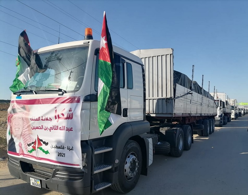 الاردن فلسطين غزة قافلة مساعدات اردنية تحمل اغذية وادوية ولقاحات كورونا1711399323