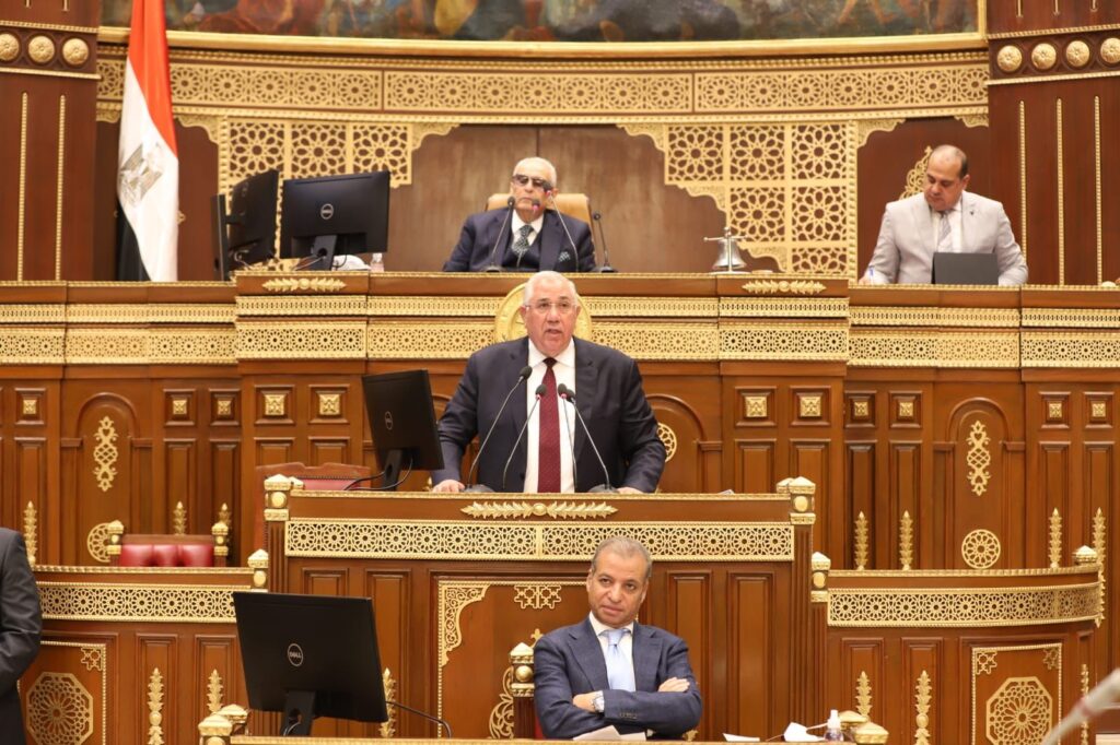 محافظ قنا يوجه سرعة الانتهاء من حصر الأصول غير المستغلة 1 وزير الزراعة في جلسة مجلس الشيوخ scaled1711373403
