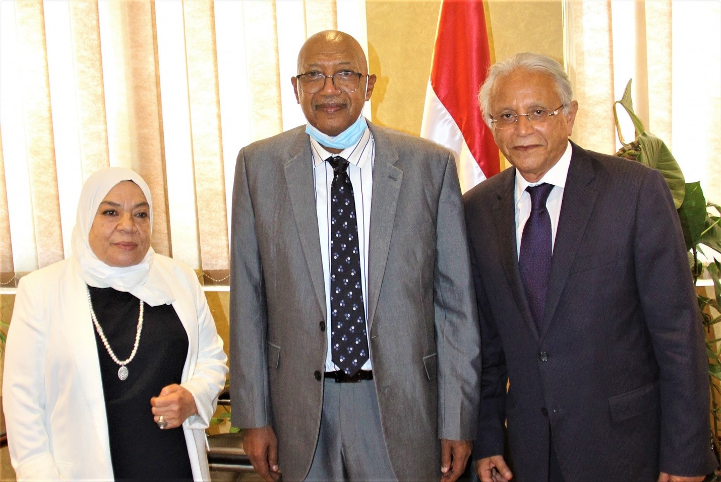 وزير الصحة بالسودان يثمن العلاقات بين القاهرة والخرطوم.. ويؤكد "نسعى للاستفادة من الخبرات المصرية" 1 11711835223