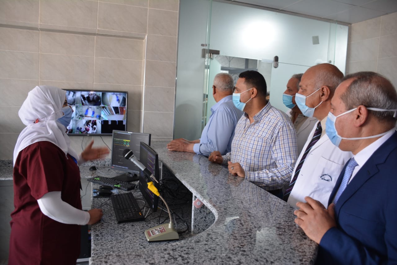 محافظ الدقهلية يفتتح قسم العناية المركزة بمستشفى ميت سلسيل ومدرسة الحرية الابتدائية بقرية برمبال 1 122356 محافظ الدقهلية1710100263