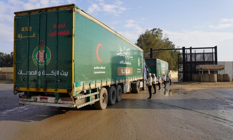دخول 100 شاحنة عملاقة ضمن القافلة الخامسة لـ«بيت الزكاة والصدقات» إلى قطاع غزة 1 1391710321665