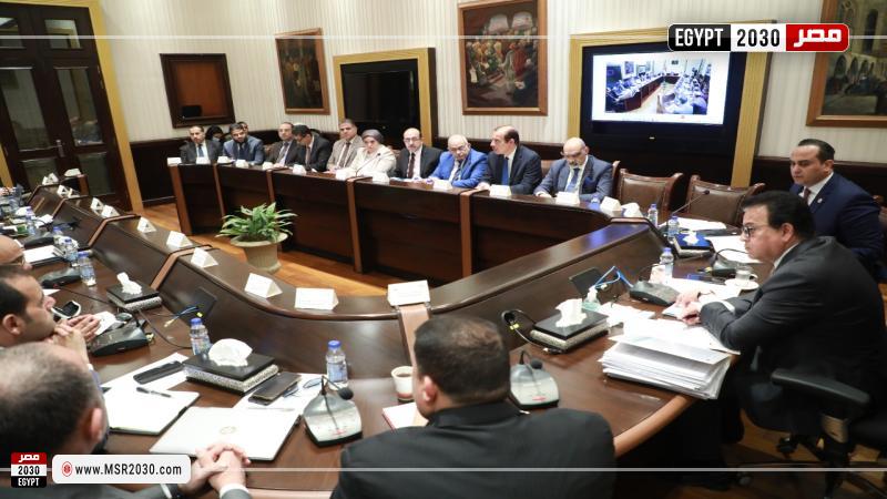 وزير الصحة يوجه بوضع برنامج عمل يستهدف تكثيف الزيارات الميدانية لمتابعة أداء المستشفيات على أرض الواقع 1 151354 W1711294443