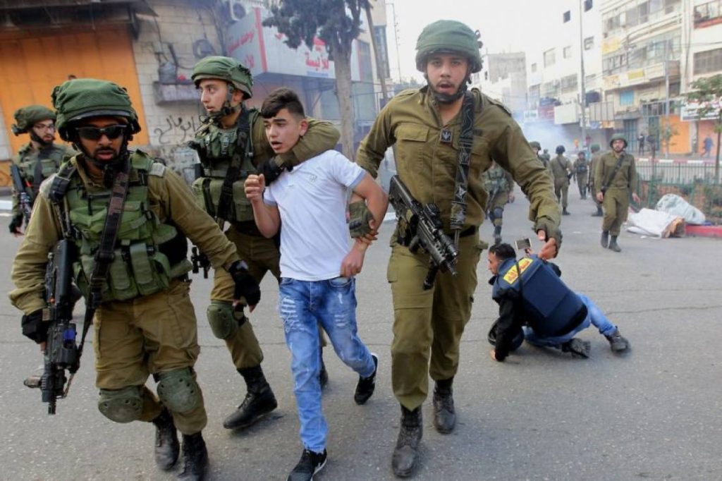 صحيفتان قطريتان: الاحتلال الإسرائيلي يهدف لاجتثاث الفلسطينيين من أرضهم بالقتل والتهجير 1 16222081102641710403444