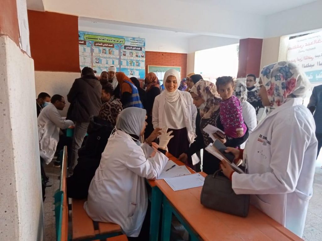 جامعة سوهاج تنظم قافلة طبية تفحص 611 مواطناً بالأقصر 1 19 2022 638079331418010713 8011710762544
