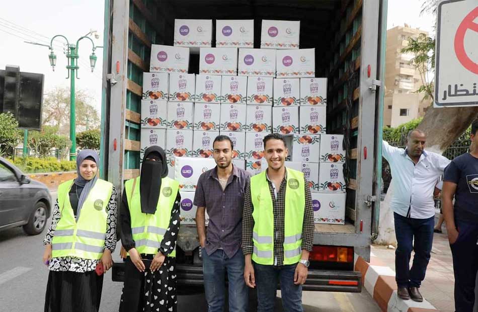 نائب محافظ قنا يشهد إطلاق قافلة لتوزيع 4 آلاف كرتونة مواد غذائية للأسر الأولى بالرعاية 1 19 2023 638167457723537267 3531710938285