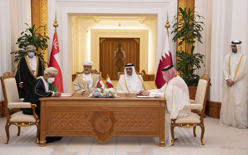 قطر وسلطنة عمان تبحثان تعزيز التعاون الثنائي 1 20211122 2 50983926 70902832 Web1710430445