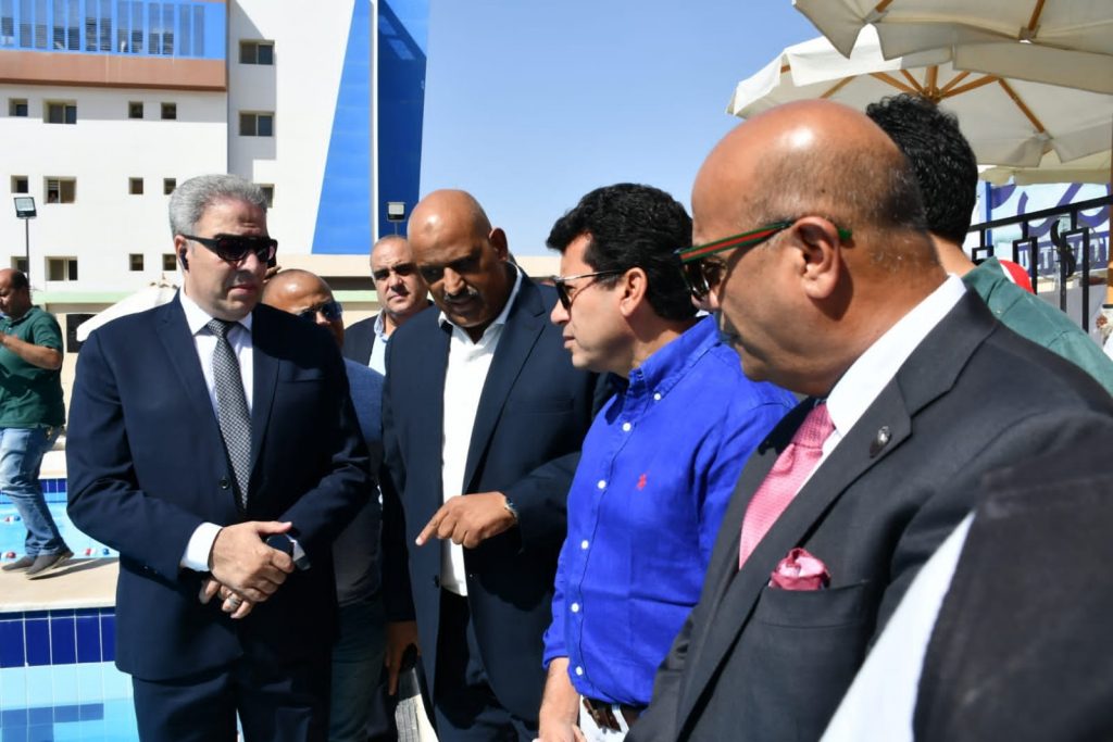 وزير الشباب والرياضة يفتتح حمام سباحة ومعرض فنون تراثية ويتفقد مركز تدريب الموهبة بالبحيرة 1 2022 637984215515769630 5761710590883