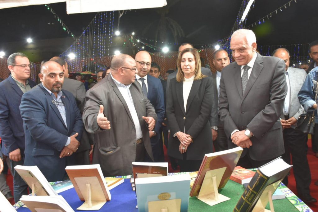 وزيرة الثقافة ومحافظ الجيزة يفتتحان الدورة الــ 12 من معرض فيصل للكتاب 1 2023 638160768310778193 771711667405