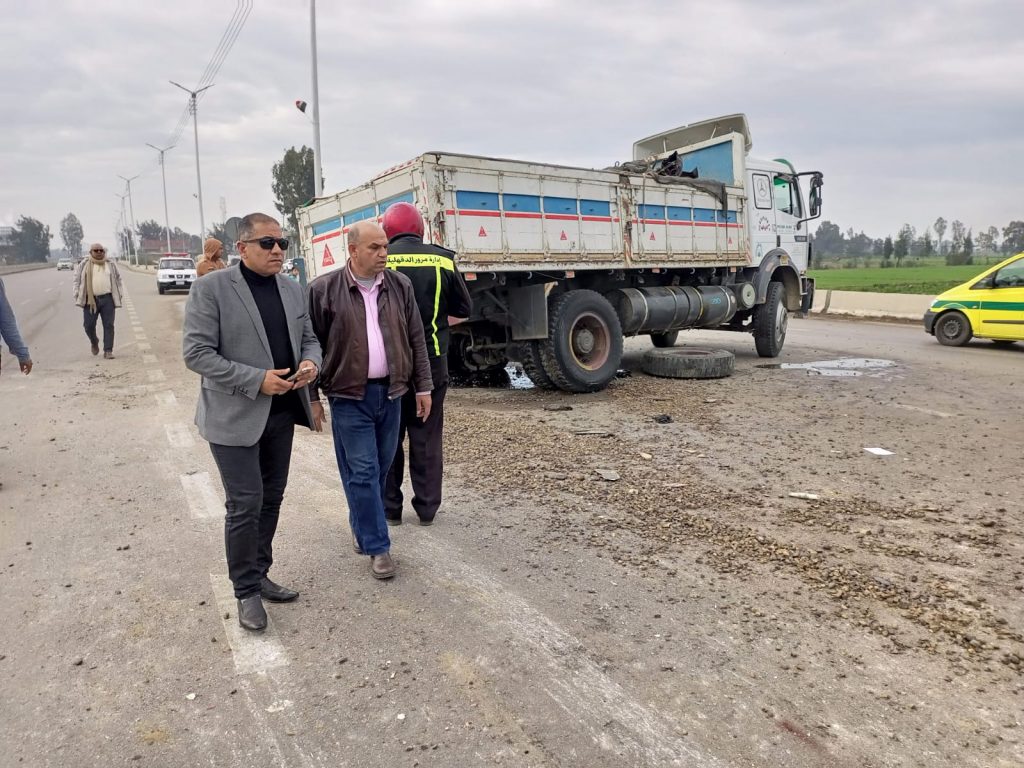 محافظ الإسماعيلية يوجه بالتعامل الفوري مع حادث سقوط جسر ترعة السويس 1 221711895583