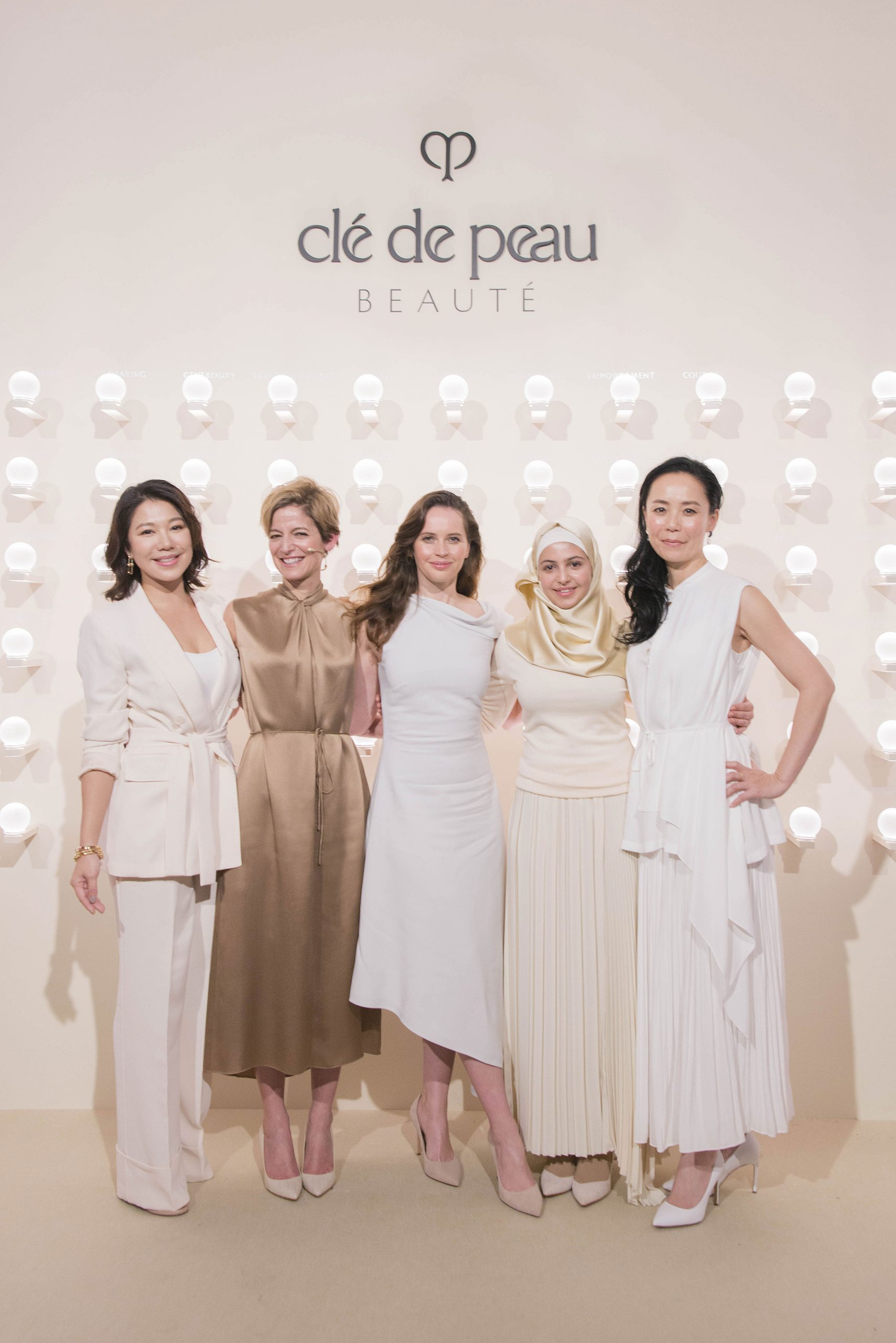 جلوبال (2): CLÉ DE PEAU BEAUTÉ تعلن عن فوز RESHMA SAUJANI بجوائز POWER OF RADIANCE لعام 2024 1 2646 w6a66 4121709874603 scaled