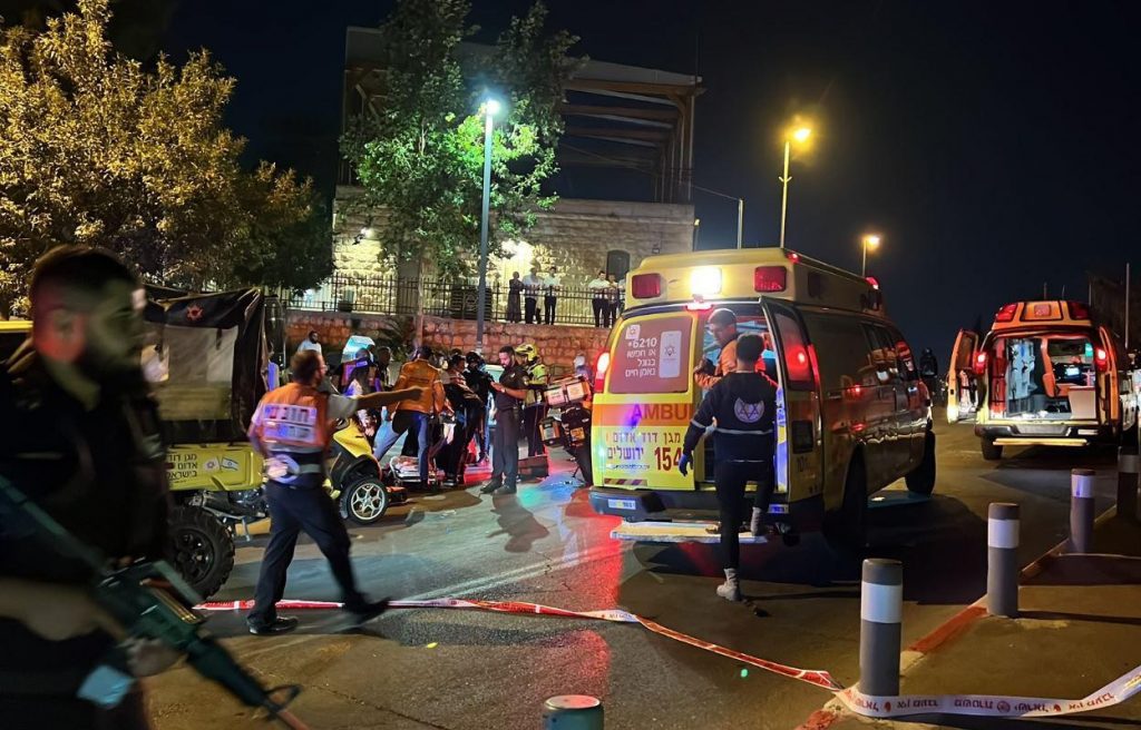 إصابة 3 مُستوطنين في عملية إطلاق نار في منطقة الأغوار بالضفة الغربية 1 26Vks1711619526