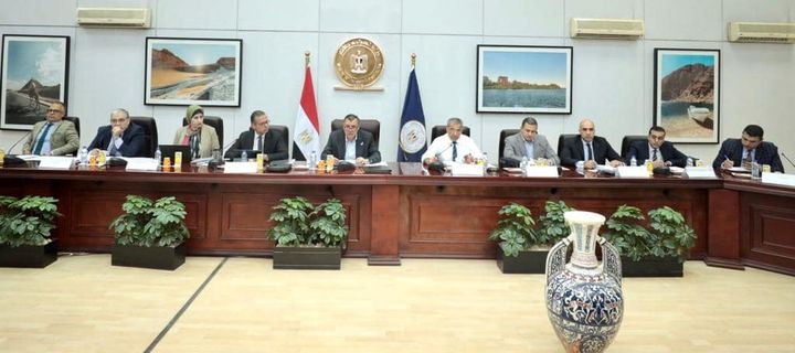 وزير السياحة والآثار يترأس الاجتماع الثاني للجنة الخاصة بمناقشة الاستراتيجية العامة لتنشيط وتحفيز السياحة في مصر 1 312071709581746