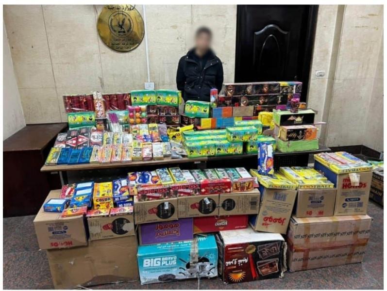 ضبط شخصين بحوزتهما أكثر من مليون قطعة ألعاب نارية قبل ترويجها بالقاهرة والإسكندرية 1 7474651709899266