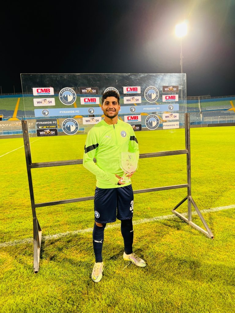 إبراهيم عادل يتوج بجائزة أفضل لاعب في مباراة بيراميدز والداخلية 1 IMG 20230119 WA00371710097623