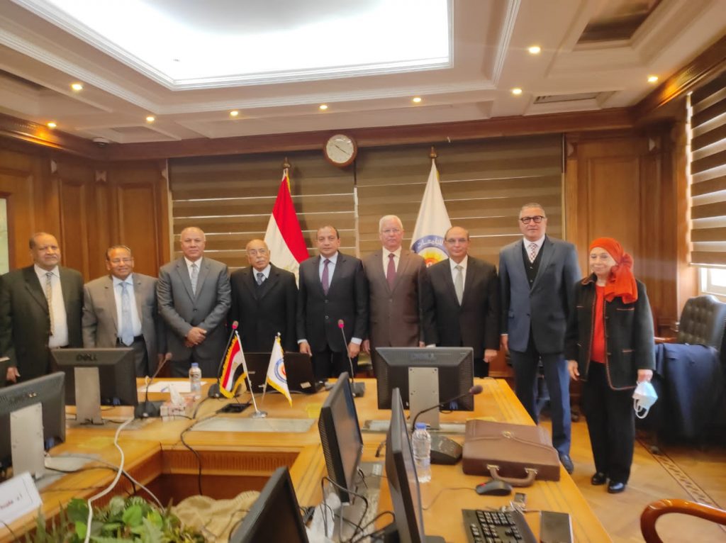 اللجنة المُختصة بترشيح رؤساء الجامعات تستقبل المُرشحين لرئاسة جامعة القاهرة 1 WhatsApp Image 2023 02 21 at 111711802824
