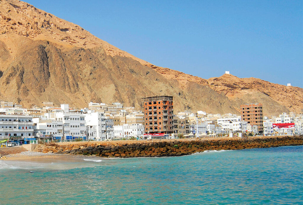 اليمن والصين يبحثان سبل تعزيز حماية البيئة البحرية في سواحل البحر الأحمر وخليج عدن 1 iStock 528905429