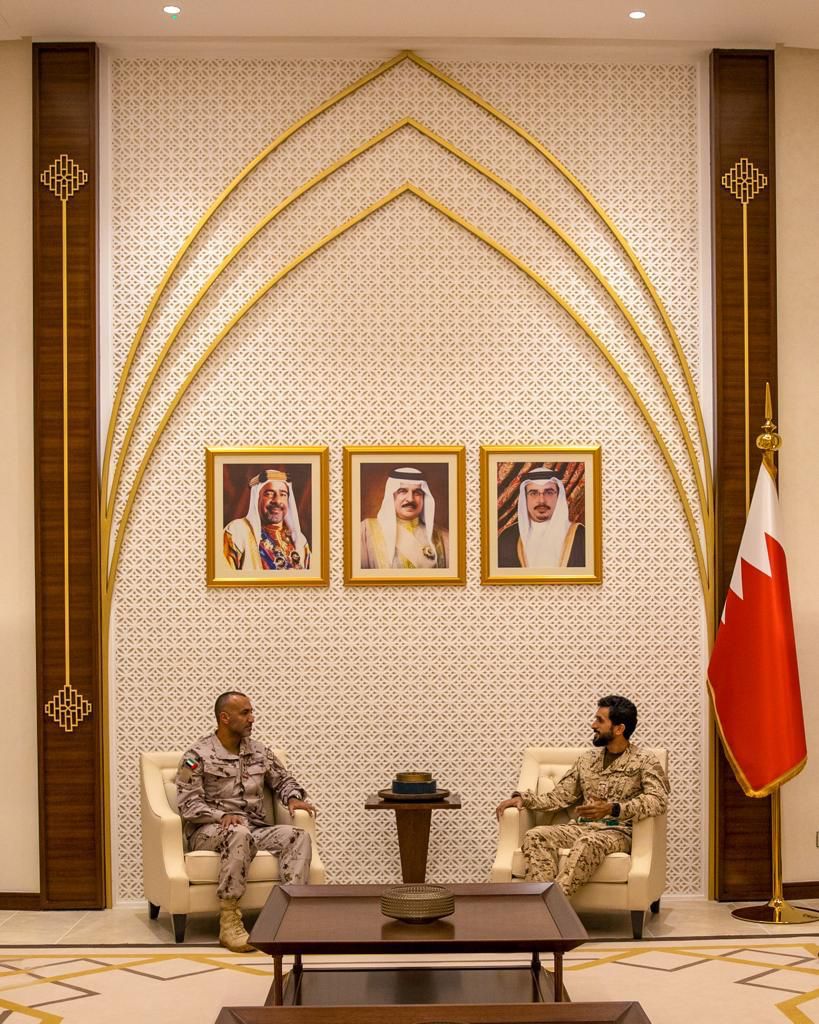 وزير الدفاع يلتقي مستشار الأمن الوطني قائد الحرس الملكي أمين عام مجلس الدفاع الأعلى بالبحرين 1 image1709649123