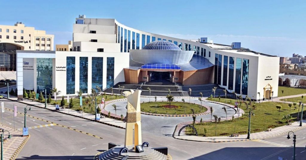 رئيس جامعة كفر الشيخ: حريصون على تأهيل الطلاب ليكونوا قادة للمستقبل 1 jeIjg1711796416