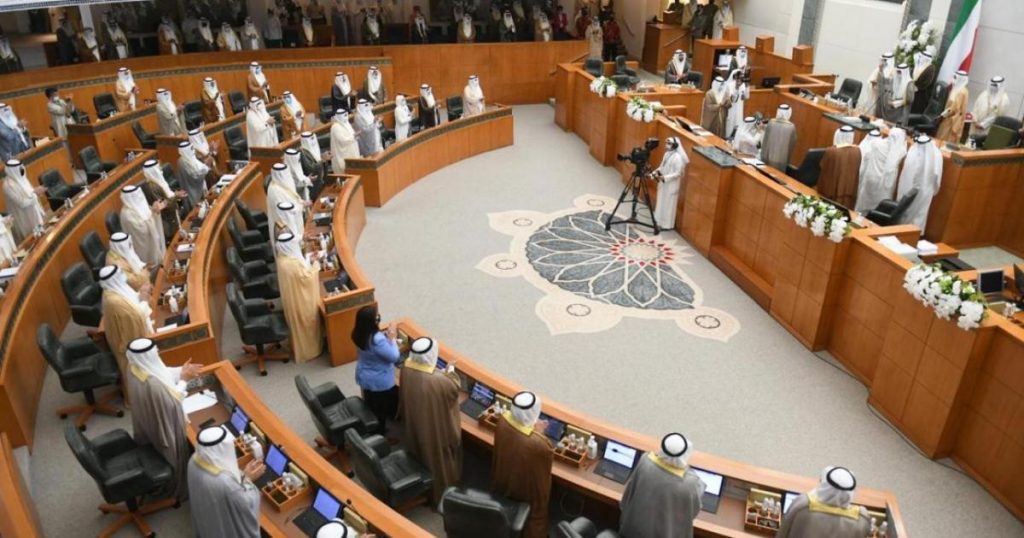 الكويت: بدء استقبال طلبات الترشح لانتخابات مجلس الأمة وتستمر حتى 13 مارس الجاري 1 juHQU1709539565