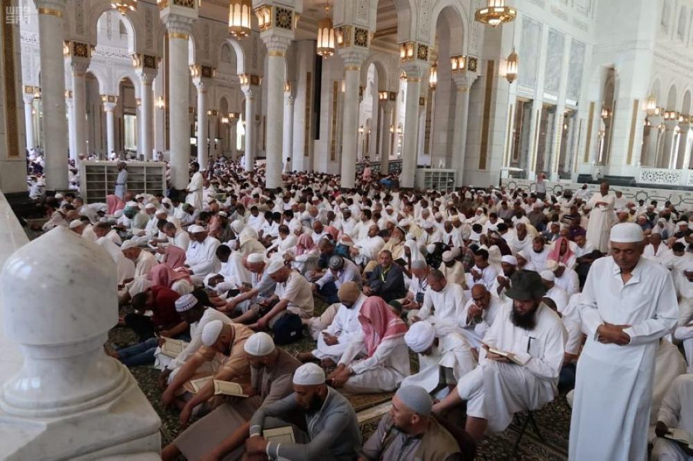 جموع المصلين يؤدون صلاة أول جمعة من شهر رمضان بالمسجد الحرام والمسجد النبوي 1 جموع المصلين يؤدون أول صلاة جمعة في شهر رمضان المبارك1710502324