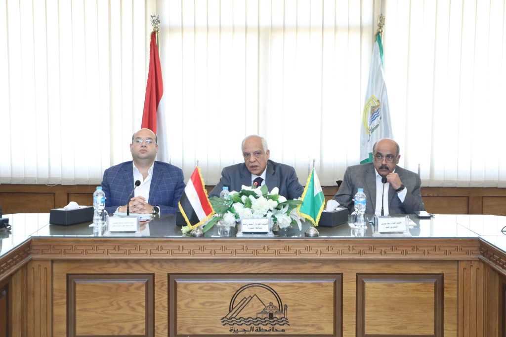 محافظ الجيزة: المحافظة تشهد تنفيذ مشروعات تنموية كبيرة لتوفير بنية تحتية متكاملة للقرى المحرومة 1 محافظ الجيزة