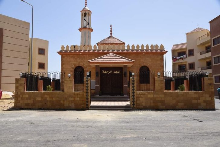 محافظ كفرالشيخ يفتتح مسجد الرحمة بشنو بتكلفة 18 مليون جنيه.. ويشيد بمشاركة الأهالي 1 محافظ مطروح يفتتح مسجد الرحمة 1618577445 01710359164