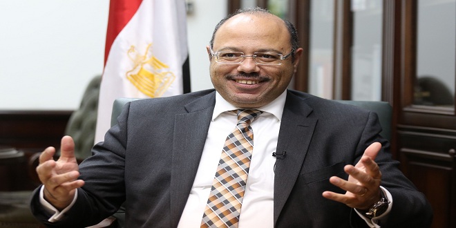 وزير المالية:نعمل مع مؤسسات التصنيف الائتماني على استعادة التصنيف الأعلى لمصر خلال المرحلة المقبلة 1 هانى قدرى يبتسم و يشير بيديه1710855364