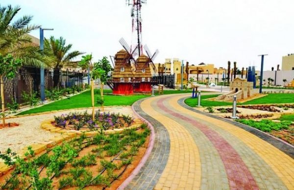 محافظ سوهاج: خطتنا التوسع في إنشاء الحدائق العامة لتكون متنفساً لأهالي المحافظة 1 تنسيق الحدائق العامة e15963678626381712581445