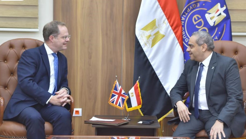 رئيس هيئة الدواء يؤكد أهمية التعاون مع الجانب البريطاني لدعم الاستثمار في مصر 1 جانب من اللقاء 31714288506