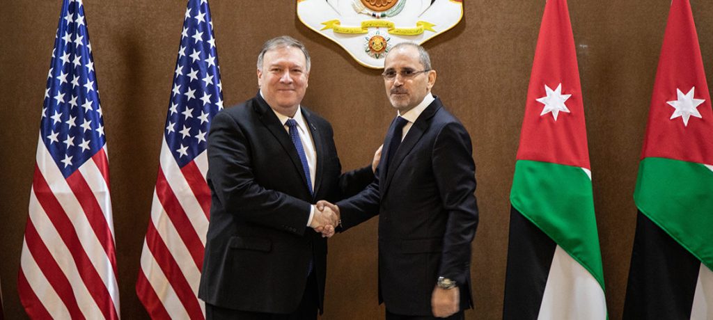 وزير خارجية الأردن يبحث مع نظرائه الأمريكي والبريطاني والسويدي تطورات الأوضاع في المنطقة 1 وزير الخارجية الاردني1713128223