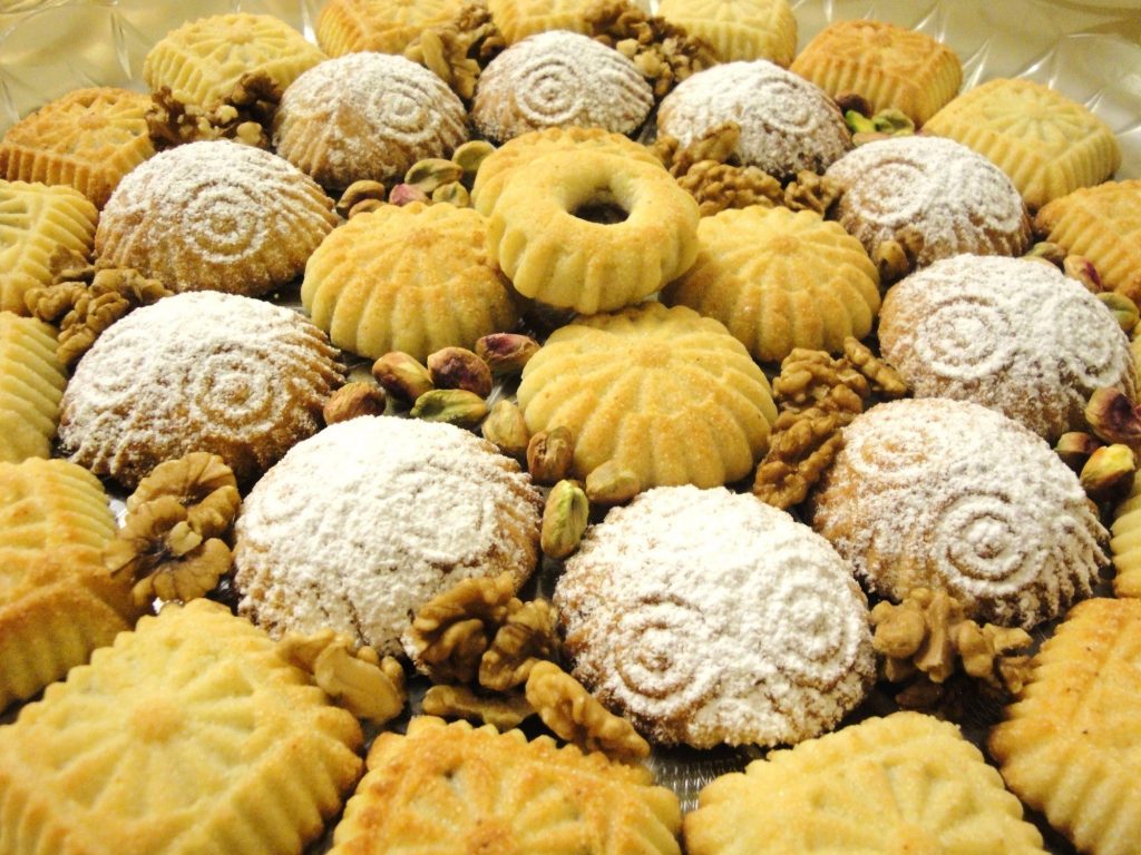 مفتي الجمهورية: صنع كعك العيد وغيره من الحلوى بدعة حسنة ومن العادات الطيبة والمحببة 1 1154 11712247543